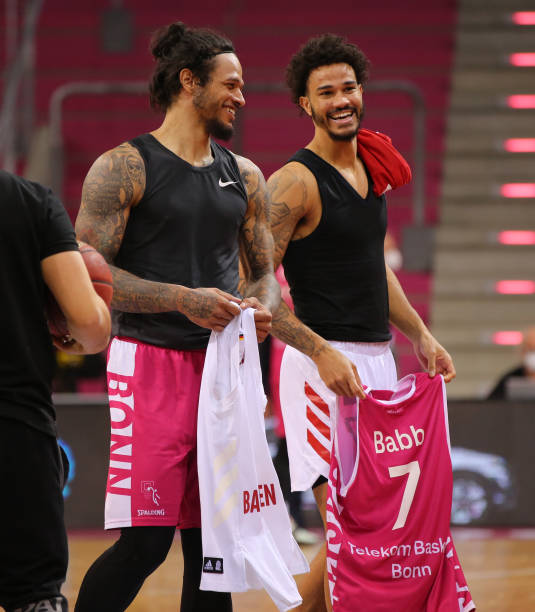 我们不仅看 我们不仅看